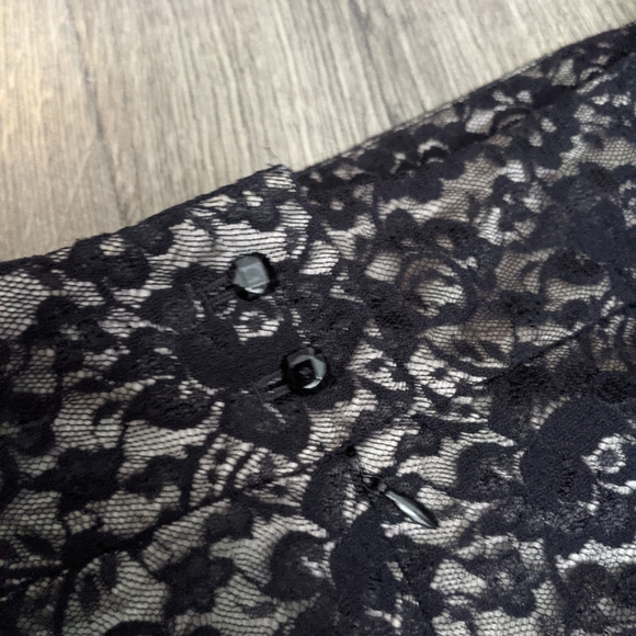Banana Republic lace overlay skirt - Picture 5 of 6